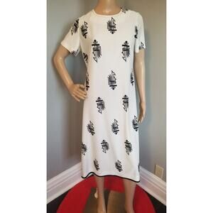 70s Vintage White with Black Design Shift Dress - M/L